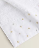 Serviette-de-bain-étoiles-brodées-Casablanca-CoucouMarket-Maroc