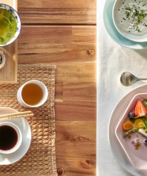 une-table-double-emploi-une-pour-des-sushis-avec-une-assiett-coucoumarket-Casablanca-maroc-idees