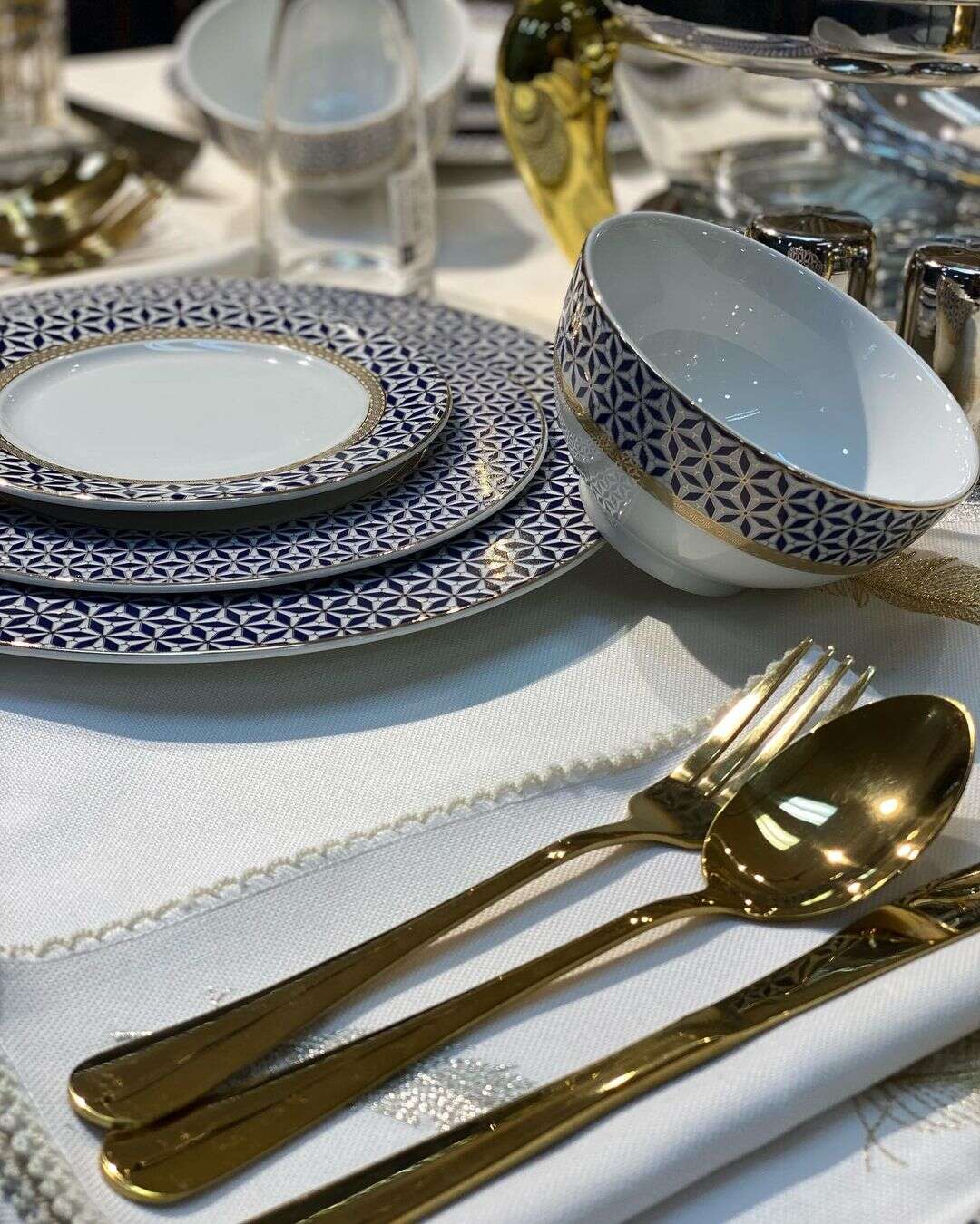 Service-porcelaine-Blueshire-de-24-pièces-Bleu-blanc-prix-Casablanca-Maroc-coucouMarket