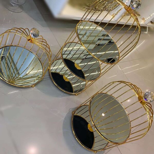 Présentoir-à-Gâteaux-et-Desserts-en-Métal-et-Miroir-en-Verre-Casablanca-Maroc
