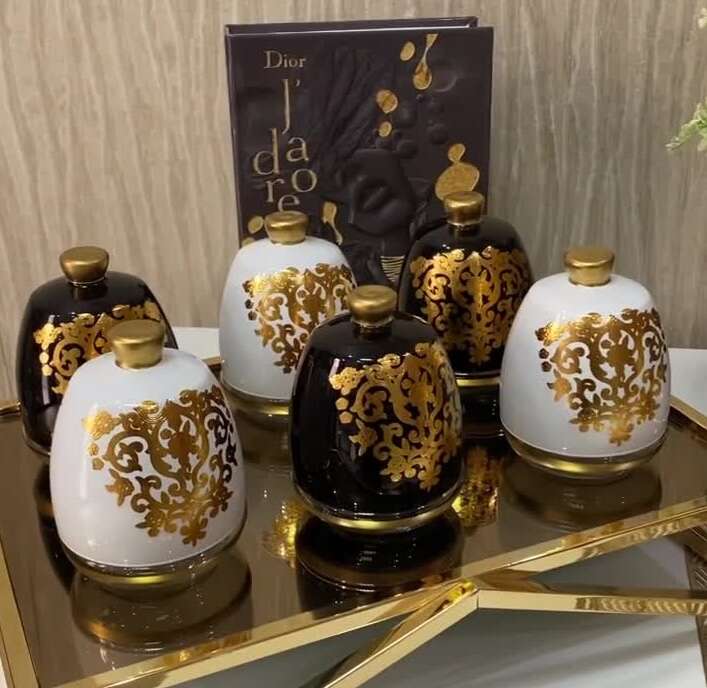 Cloche-colorée-royale-par-pièce-noir-blanc-Casablanca-Maroc-coucouMarket