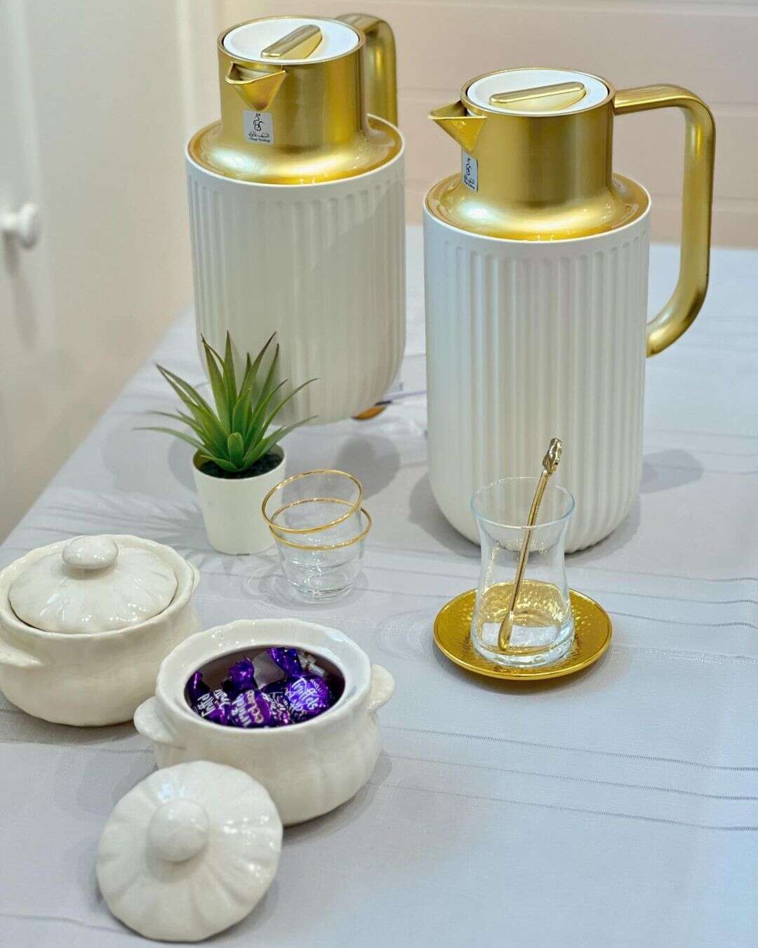 Ensemble-de-2-thermos-blanc-sans-amiante- 0,5-L-et-1-Litre-prix-Casablanca-Maroc-coucouMarket