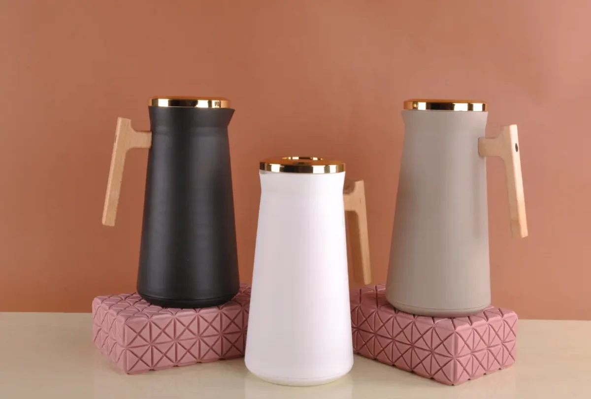 Thermos-à-couvercle-doré-avec-doublure-en-verre-1-Litre-prix-Casablanca-Maroc-coucouMarket