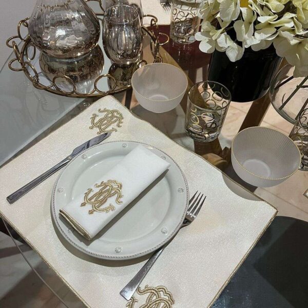 Set-de-table-en-simili-cuir-brodé-avec-motif-Roberto-PRIX-promo-casablanca-maroc-coucouMarket