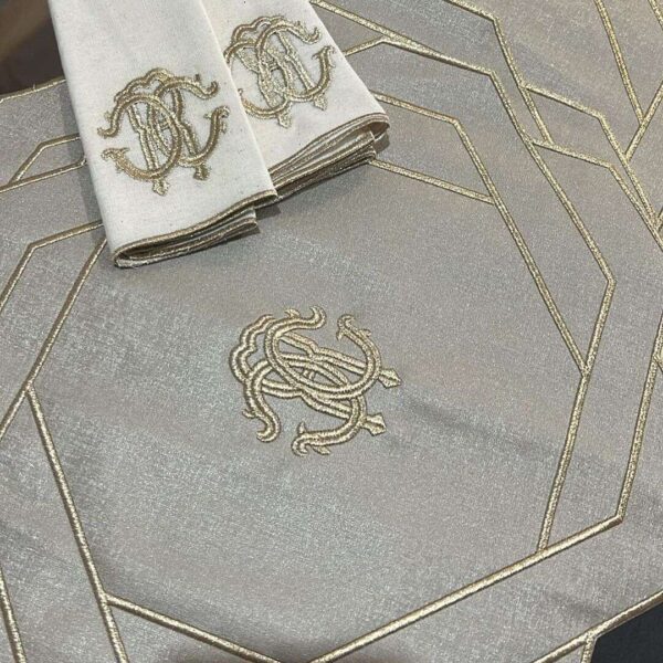 Set-de-table-hexagonal-en-simili-cuir-brodé-avec-motif-Roberto-PRIX-promo-casablanca-maroc-coucouMarket