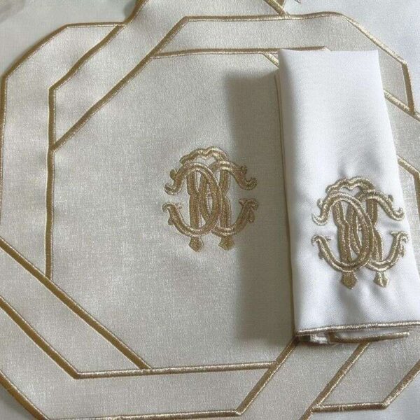 Set-de-table-hexagonal-en-simili-cuir-brodé-avec-motif-Roberto-PRIX-promo-casablanca-maroc-coucouMarket