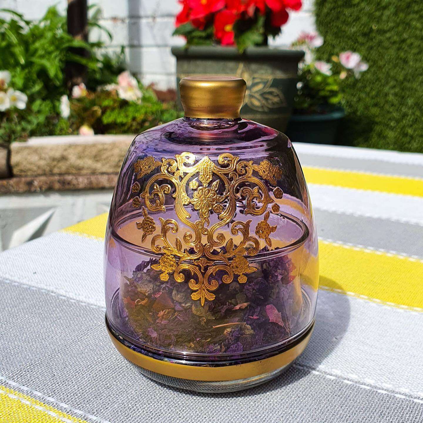 Cloche-colorée-royale-amira-par-pièce-multi-couleurs-mauve-Casablanca-Maroc-coucouMarket