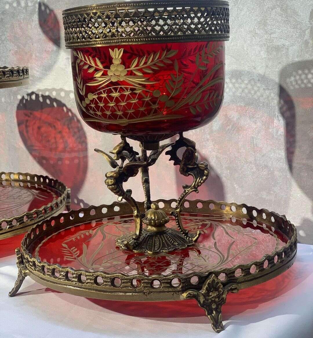 MBIKHRA-Encensoir-artisanal-en-cuivre-et-Cristal-rouge-prix-Casablanca-Maroc-coucouMarket