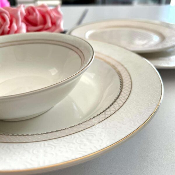 service-de-table-de-24-pieces-pour-6-personnes-motif-doré-prix-Casablanca-Maroc-coucouMarket