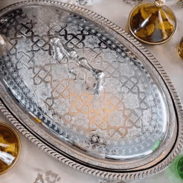 plat-de-presentation-beldi-ovale-en-cuivre-argente-Prix-Casablanca-Maroc-coucouMarket