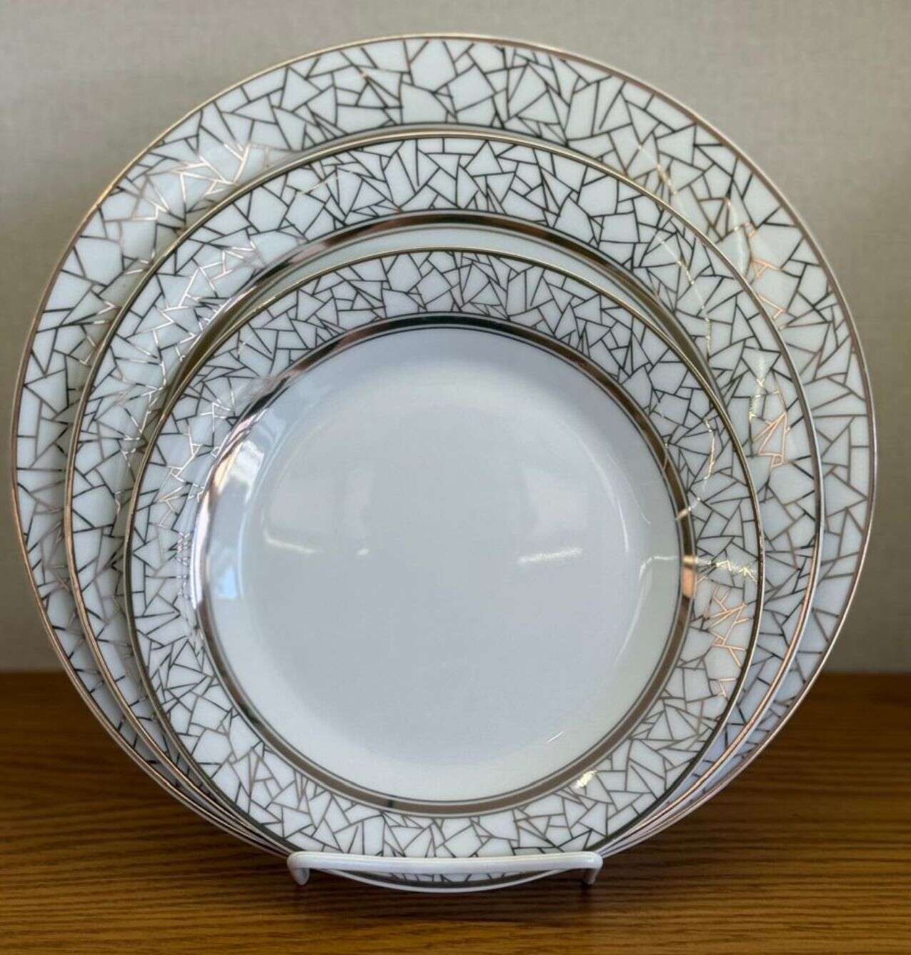 Service-d'Assiettes-36-Pièces-Motif-Géométrique-prix-Casablanca-Maroc-coucouMarket