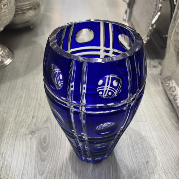 Vase-Design-en-Cristal-Bleu-Cobalt-en-Géométrie-Royale-PRIX-promo-casablanca-maroc-coucouMarket-Rabat-Fes-Marrakech-Tanger