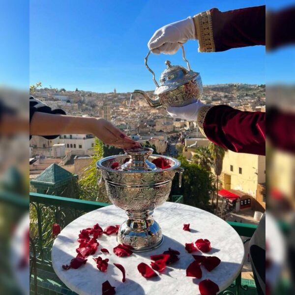 chellal-et-tasse-artisanal-de-fes-pour-lavage-des-mains-argenté-PRIX-promo-casablanca-maroc-coucouMarket-Rabat-Fes-Marrakech-Tanger